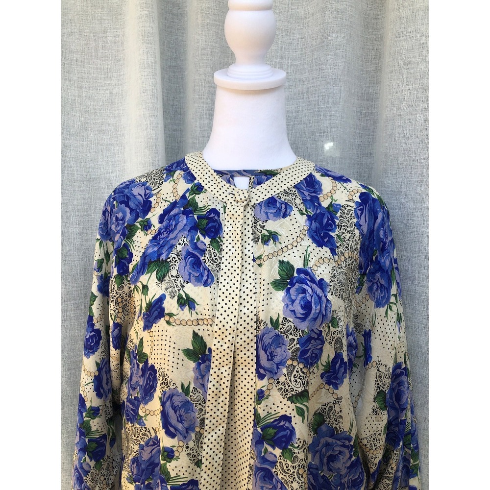 Diáne Fréis silk polka dot paisley blue floral pattern blouse cardigan set